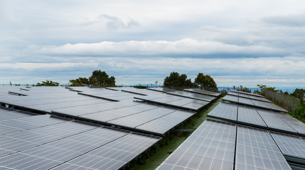 Lire la suite à propos de l’article Panneaux pluvio-voltaïques : produire de l’électricité avec la force des gouttes de pluie !