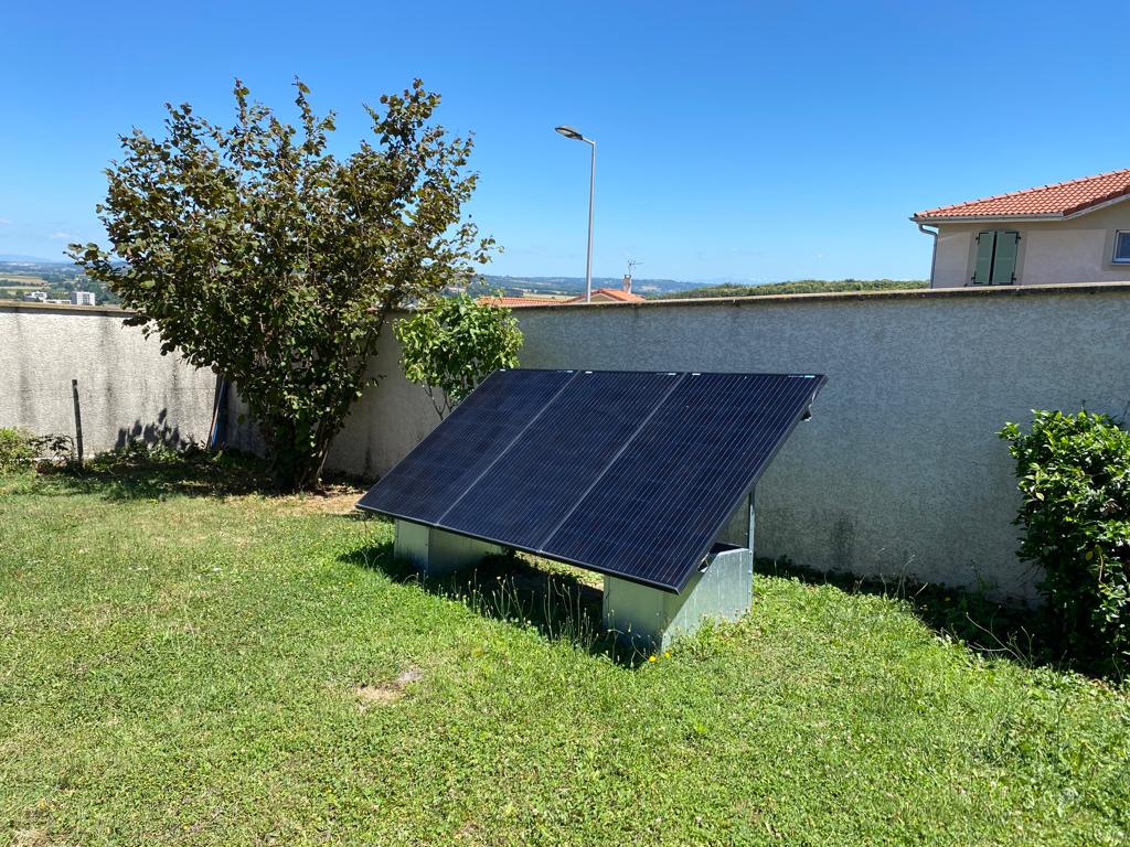 Photo d'une installation de panneaux solaires photovoltaïques par la société Hemi Photovoltaïque à Vienne